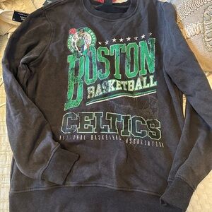 Boston Celtics  crewneck NWT